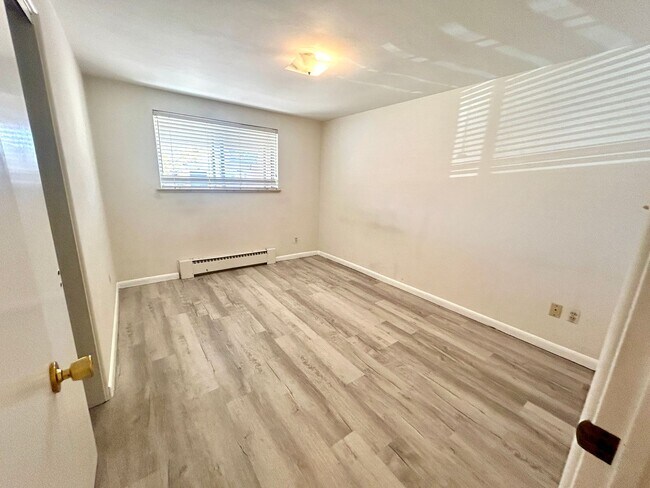 Building Photo - 4 Bedroom Ranch House - Prime Location Minutes from Cherry Creek!