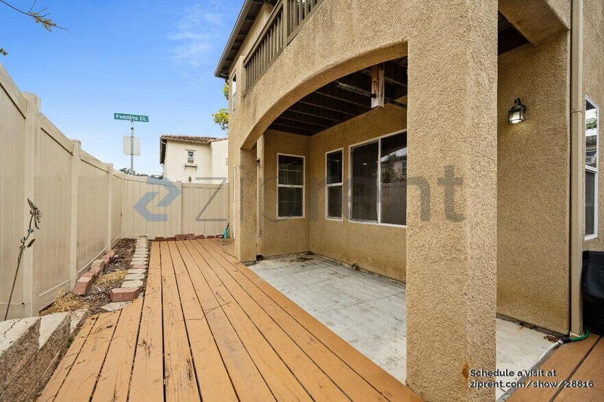 Building Photo - Unit