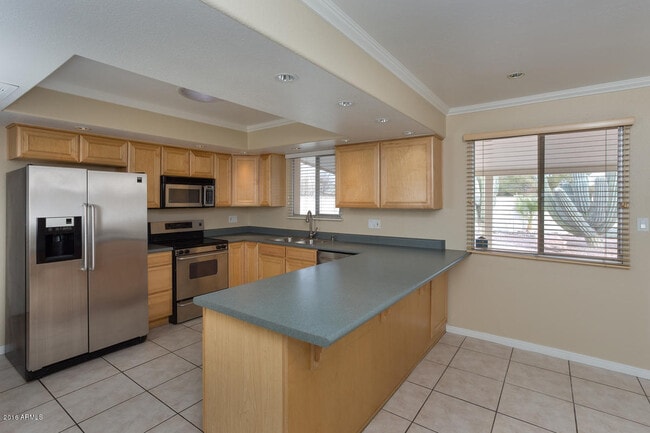Building Photo - 610 E Malibu Dr