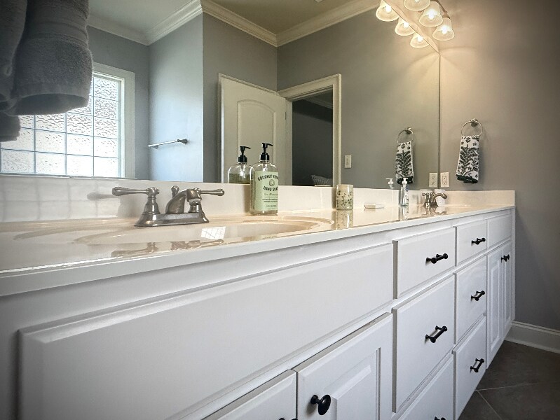 Building Photo - 5812 Lotus Cir