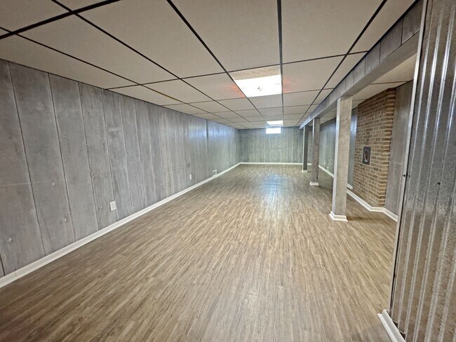 Building Photo - 1482 Harding St NW