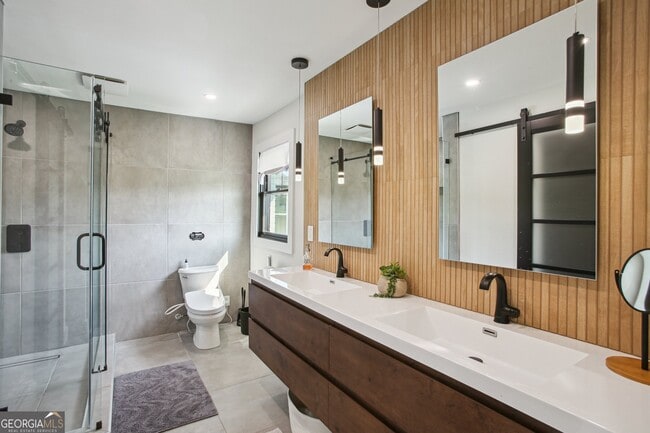 Building Photo - 120 Red Fox Run