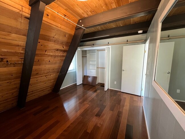 Building Photo - 1079 Modoc Way
