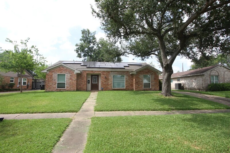Primary Photo - 8207 Sharpcrest St