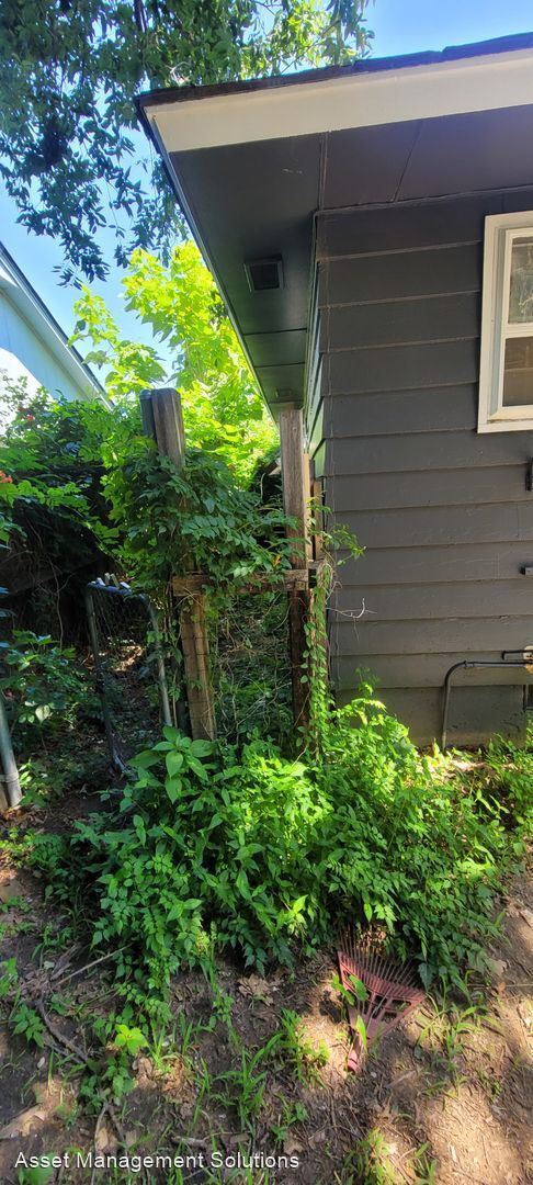 Building Photo - 4 br, 1 bath House - 6714 NW 31st St.