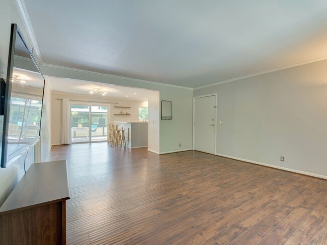 Building Photo - Check out this amazingly located 3 bed/2 b...