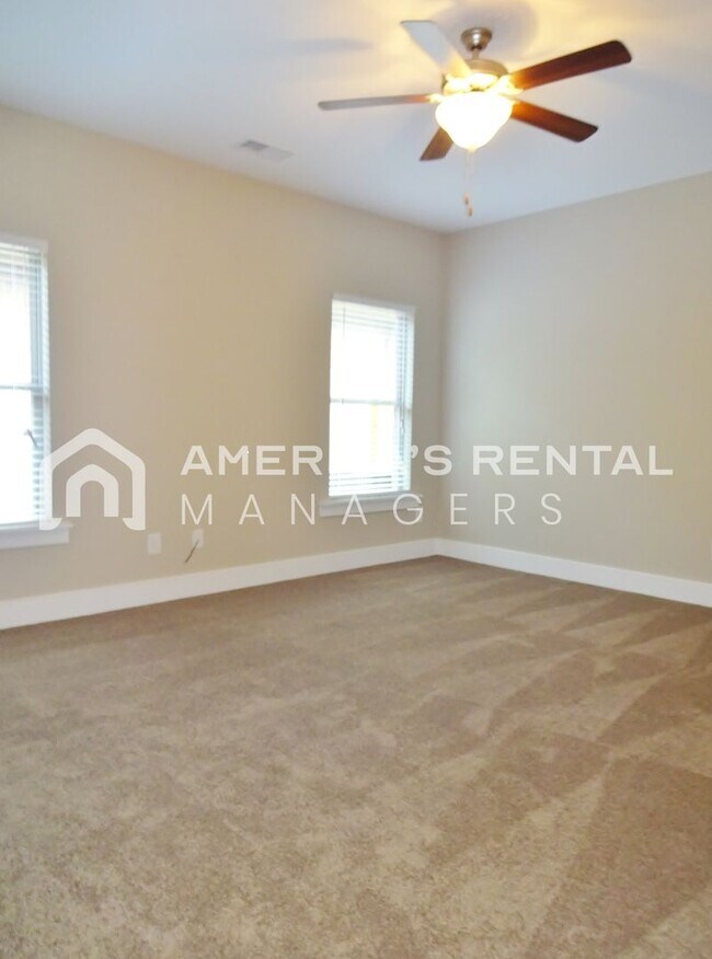 Building Photo - Gorgeous 2 -Story Home for Rent in Lake Cy...