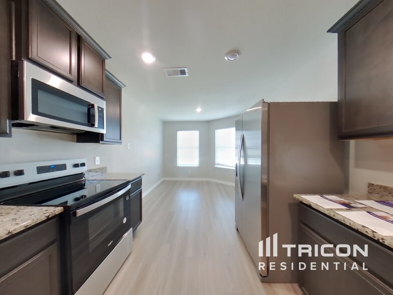 Building Photo - 23091 Bellini Dr