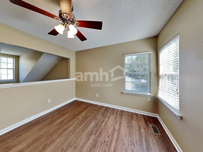 Building Photo - 2206 Coatsdale Ln