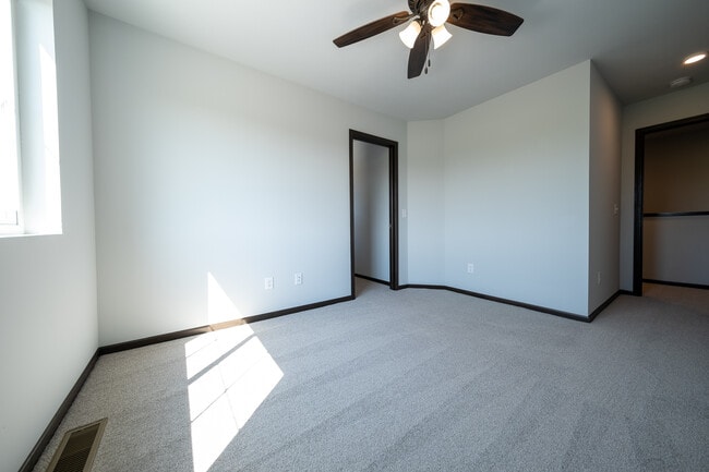 Building Photo - 668 4th Cir Dr SW