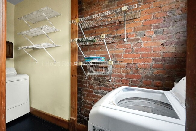 Building Photo - 69 E 1st Ave