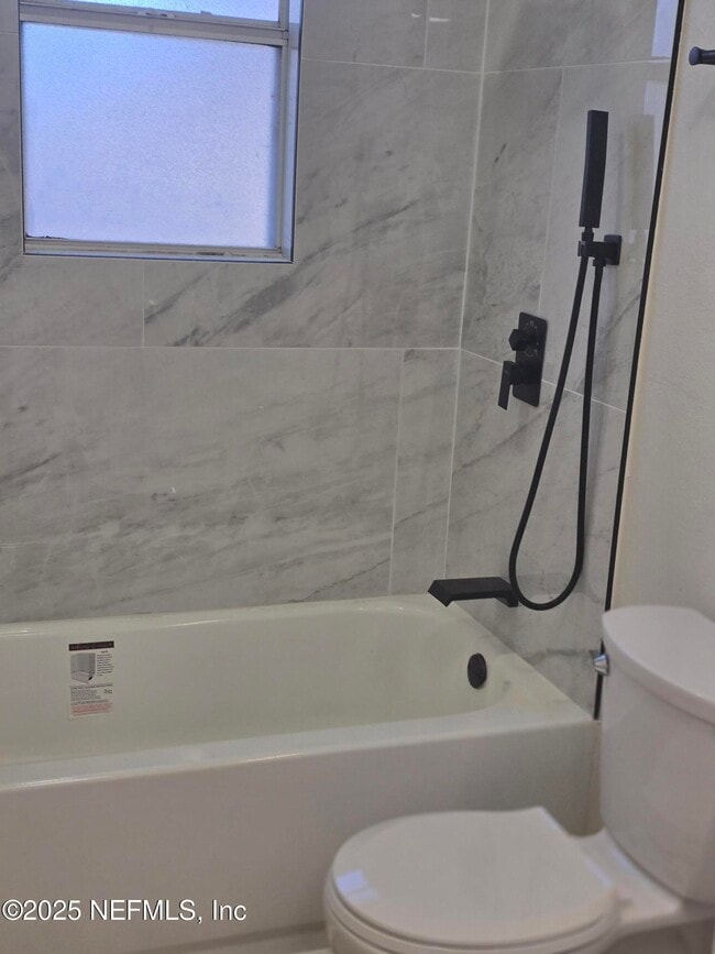 Building Photo - 5708 Vernon Rd