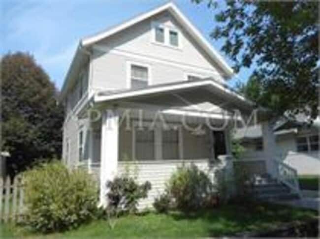 Primary Photo - 992 8th St