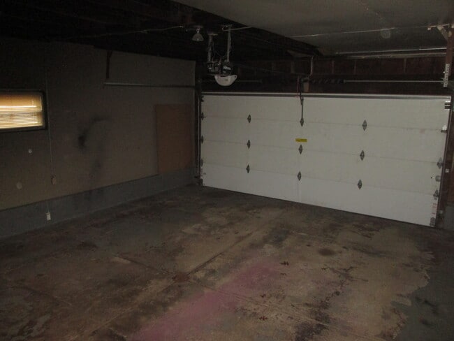 Building Photo - 597 Aurora Dr