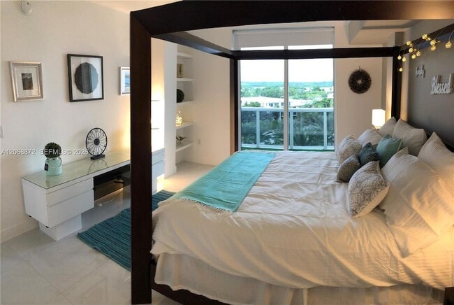 Building Photo - 10275 Collins Ave