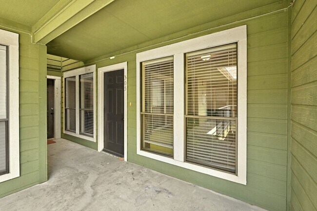 Building Photo - 2706 Salado St