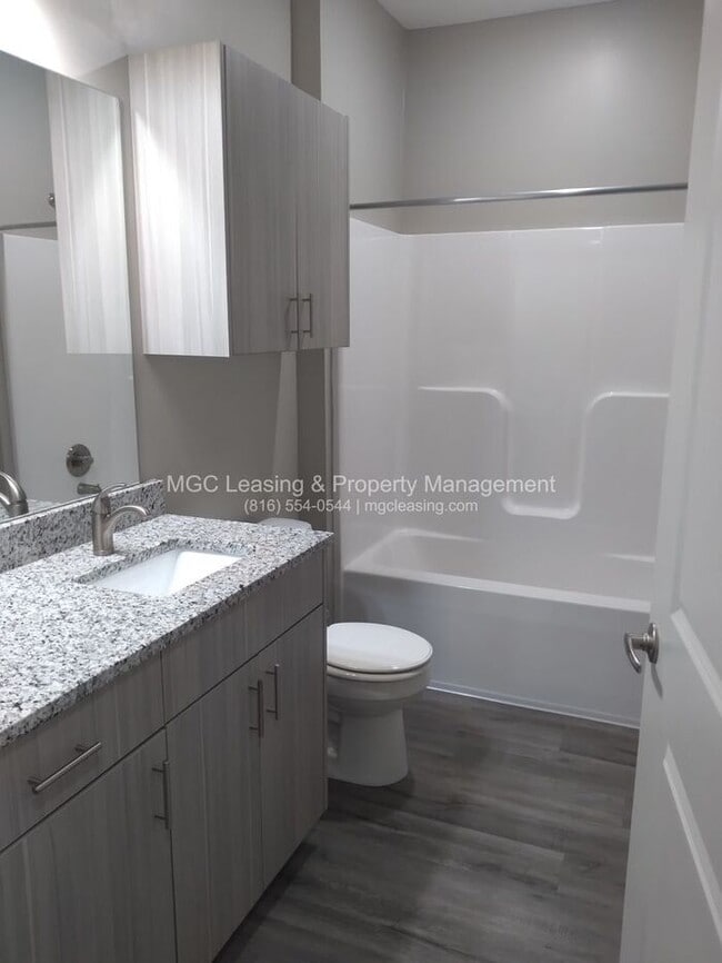 Building Photo - Studio living in style - North of the River in KCMO