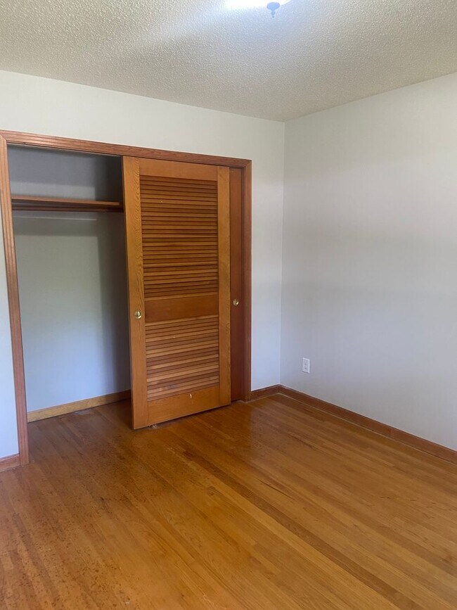 Building Photo - Coming Soon For Rent in Fultondale!