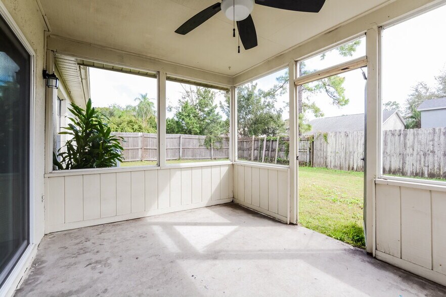 Building Photo - 1006 Burnett St