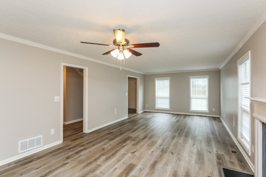 Building Photo - 2354 Loren Falls Ln SW