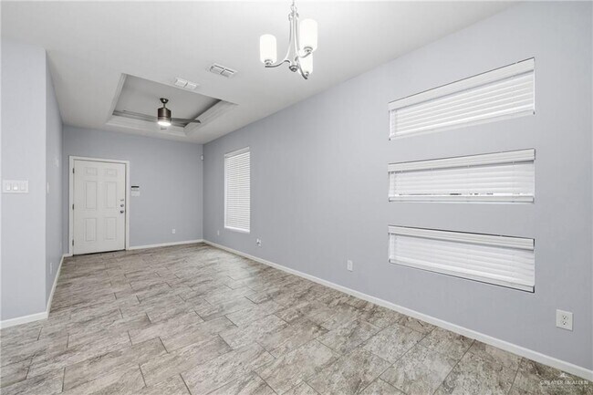 Building Photo - 17 S Colt Ln