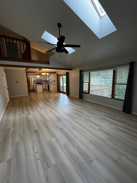 Building Photo - 705 Plainfield Ct