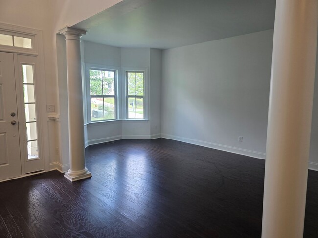 Building Photo - The Parks at Meadowview