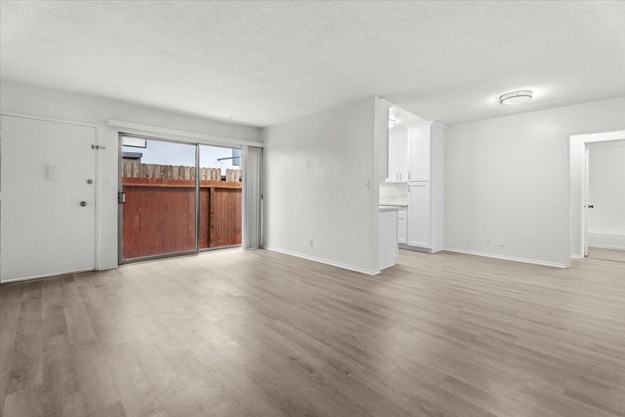 Building Photo - 1236 McClellan Dr