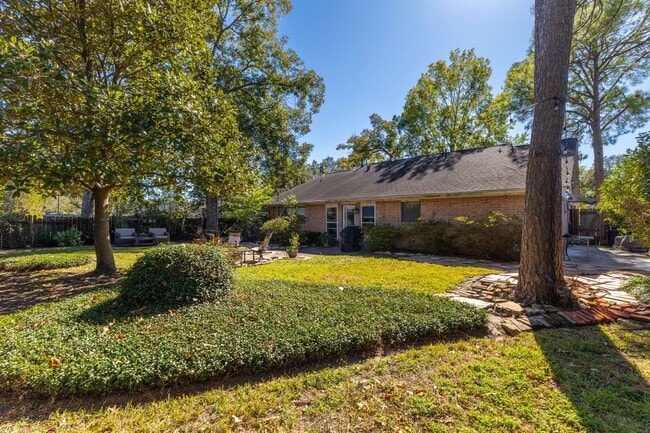 Building Photo - 9262 Friendship Rd