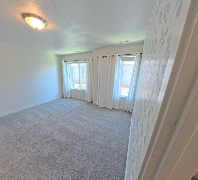 Building Photo - Lexington Townhome - Orem
