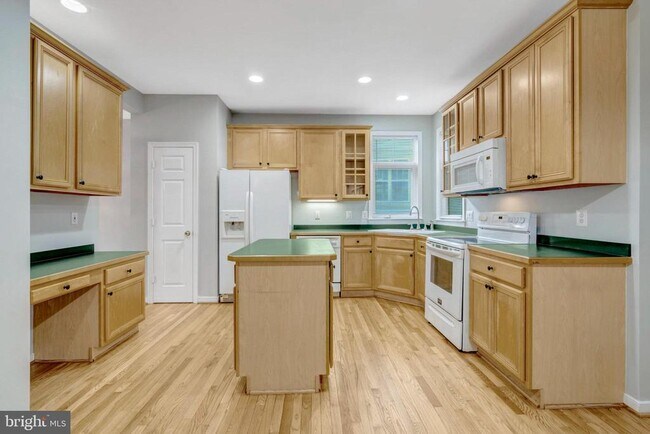 Building Photo - 26161 Rachel Hill Dr