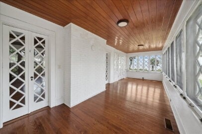 Building Photo - Historice Home on the Indian River