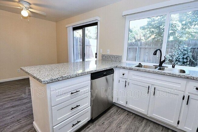 Building Photo - 5828 Alorn Ln