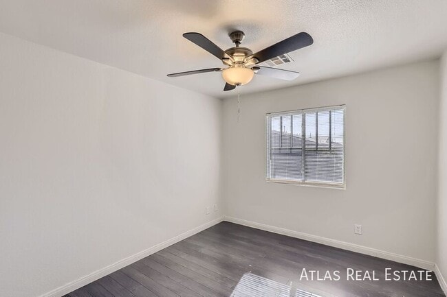 Building Photo - 436 Bright Moon Ave