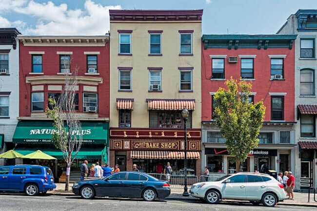 Building Photo - 730 Hudson St
