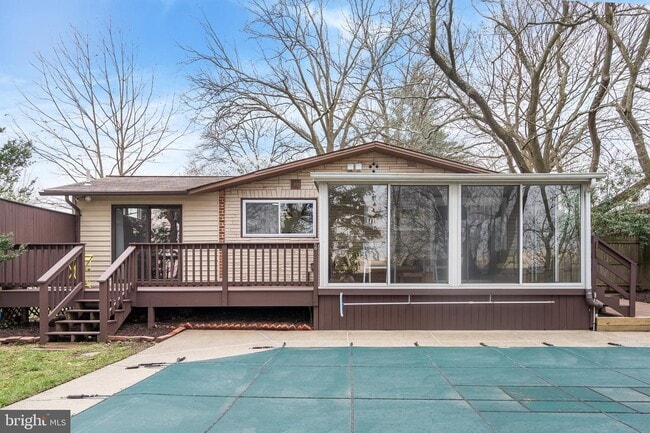 Building Photo - 3315 Pendleton Dr