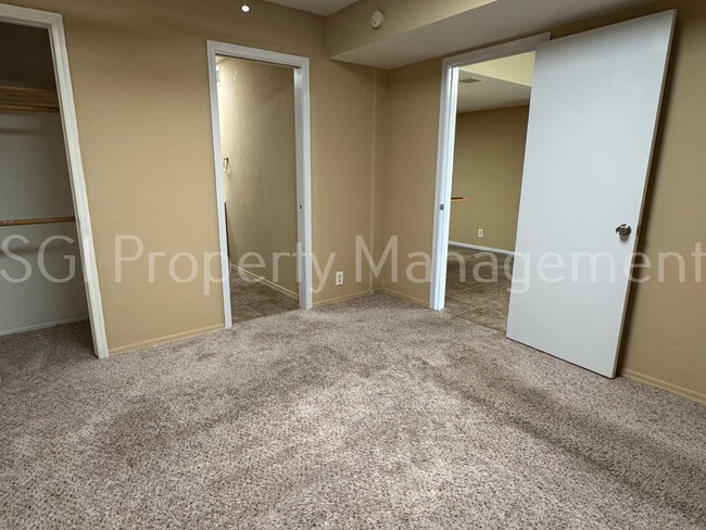 Building Photo - 6812 N 35th Ave