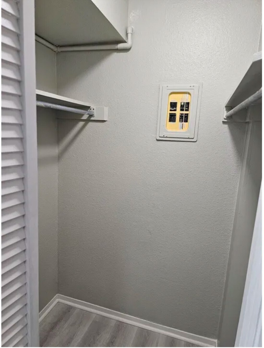 Building Photo - 5303 Fleetwood Oaks Ave