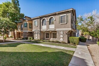 Building Photo - 9233 E Neville Ave