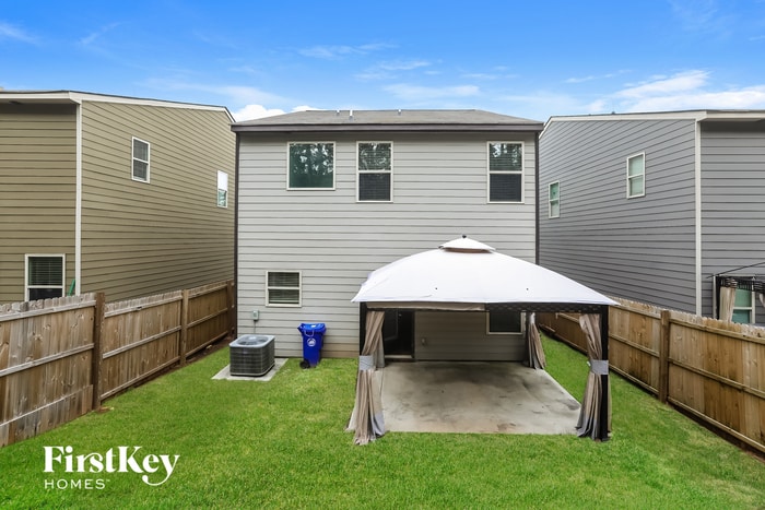 Building Photo - 2114 Treehaven Ct