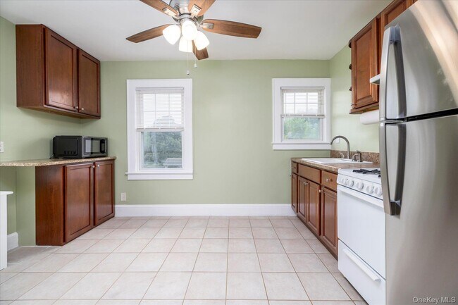 Building Photo - 25 Aldred Ave