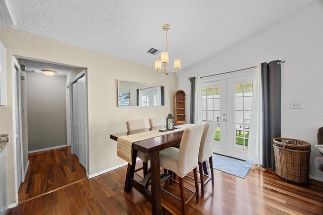 Building Photo - 1111 Fairlawn Cove