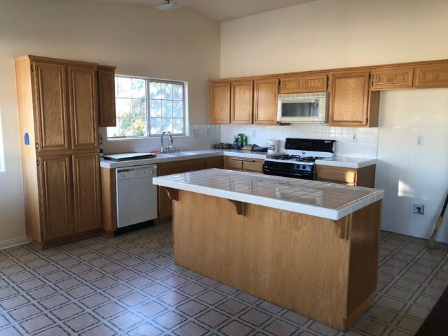 Building Photo - 32750 Rose Tree Ln