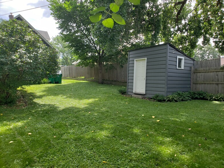 Backyard with storage shed - 3044 Natchez Ave S