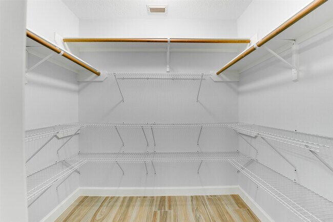Building Photo - 6930 Haven Creek Dr