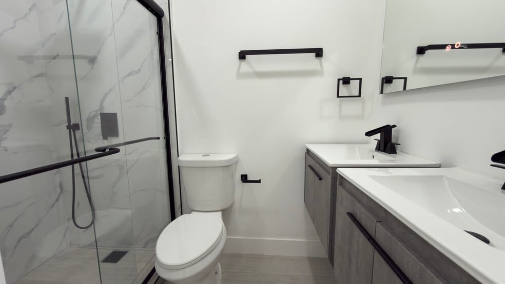 Building Photo - 4717 NW 11th Ave