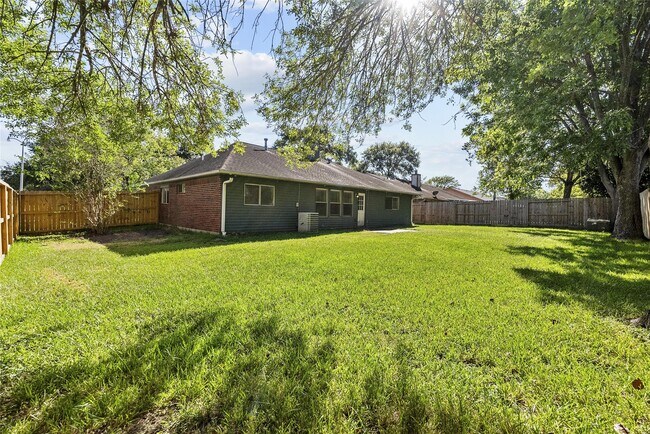 Building Photo - 2826 Wood Hollow Dr