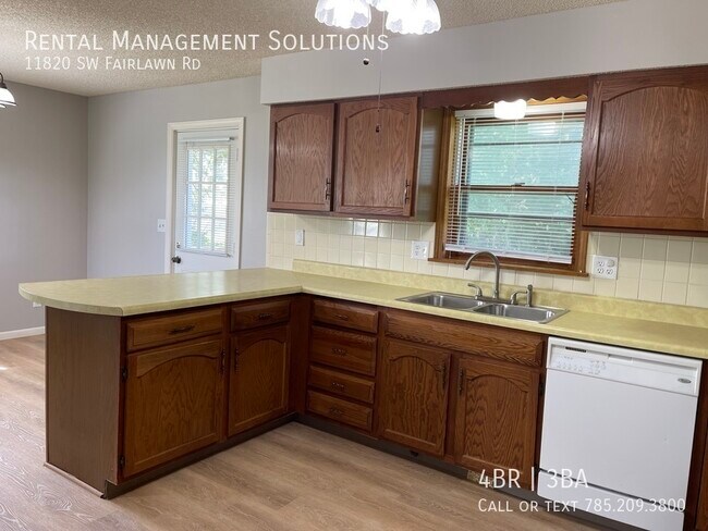Building Photo - *SPACIOUS COUNTRY LIVNG* 11820 SW Fairlawn...
