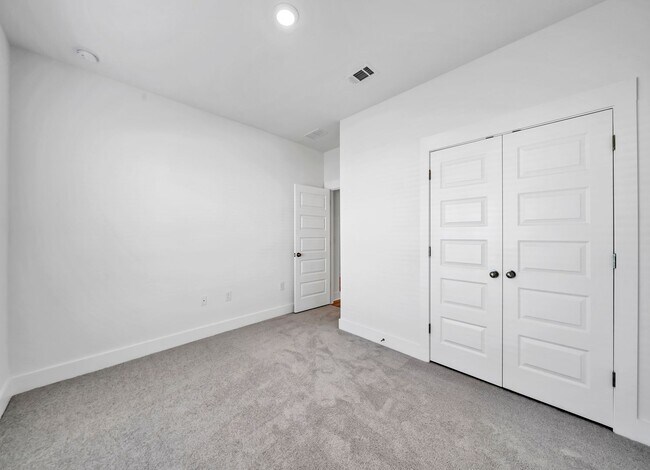 Building Photo - BRAND NEW!! 4bed/2bath Craftsman home