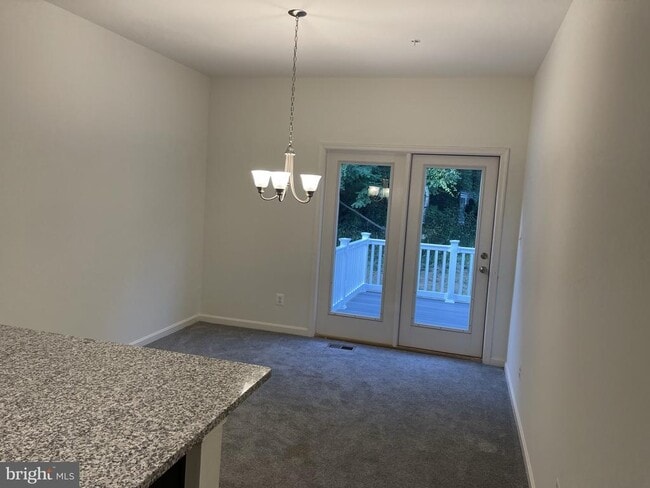 Building Photo - 113 Trails Way